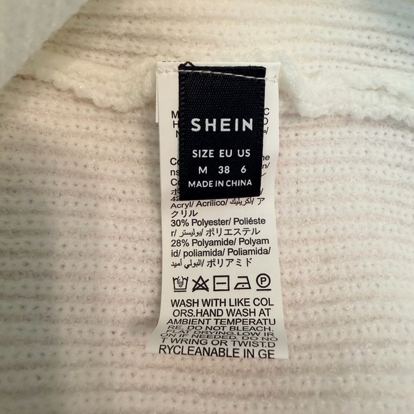 Cream V-Neck Sweater with Lace and Bow Details NEW - Picture 4 of 5